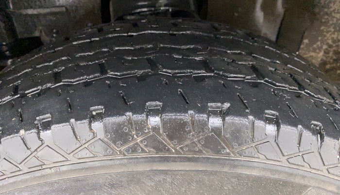 2021 Mahindra Thar LX HT PETROL 4WD MT, Petrol, Manual, 27,763 km, Left Front Tyre Tread