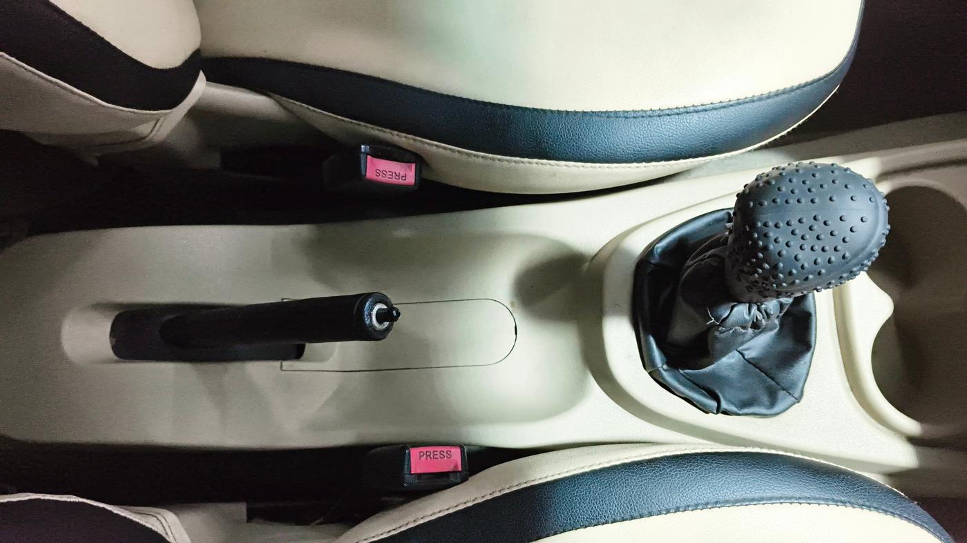 2013 Chevrolet Enjoy 1.3 LS 7 STR, Diesel, Manual, 79,333 km, Gear Lever