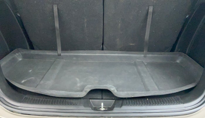 2019 Maruti XL6 ALPHA AT SHVS, Petrol, Automatic, 15,868 km, Boot Inside View