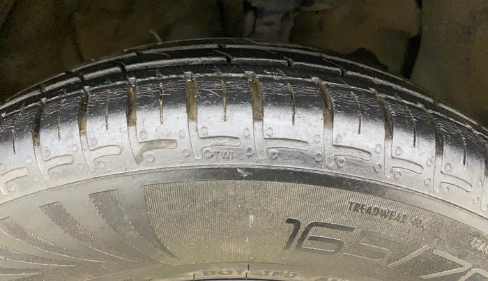 2021 Hyundai GRAND I10 NIOS SPORTZ AMT 1.2 KAPPA VTVT, Petrol, Automatic, 19,605 km, Right Front Tyre Tread