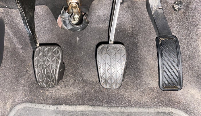 2016 Ford New Figo TITANIUM 1.2 PETROL MT, Petrol, Manual, 51,397 km, Pedals