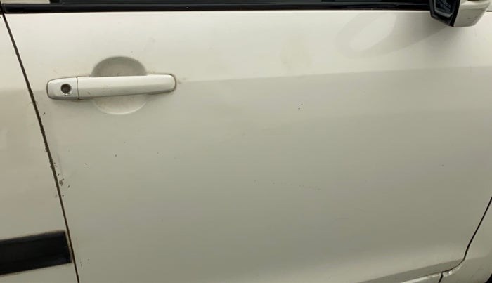 2014 Maruti Swift LDI, Diesel, Manual, 1,14,982 km, Driver-side door - Minor scratches