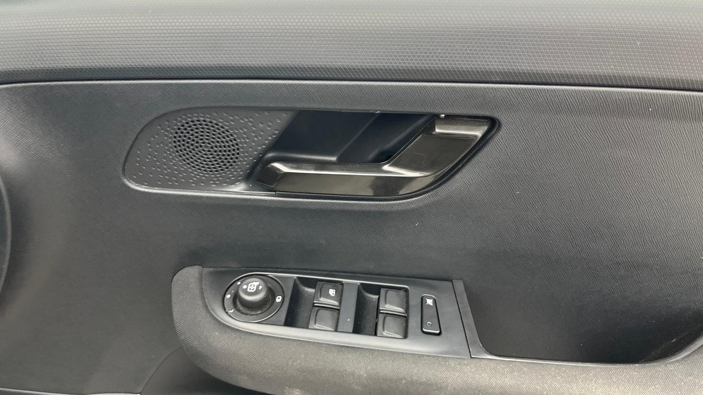 2025 Tata ALTROZ XZA Plus (S) Lux Dark Edition, Petrol, Automatic, 8,019 km, Driver Side Door Panels Control