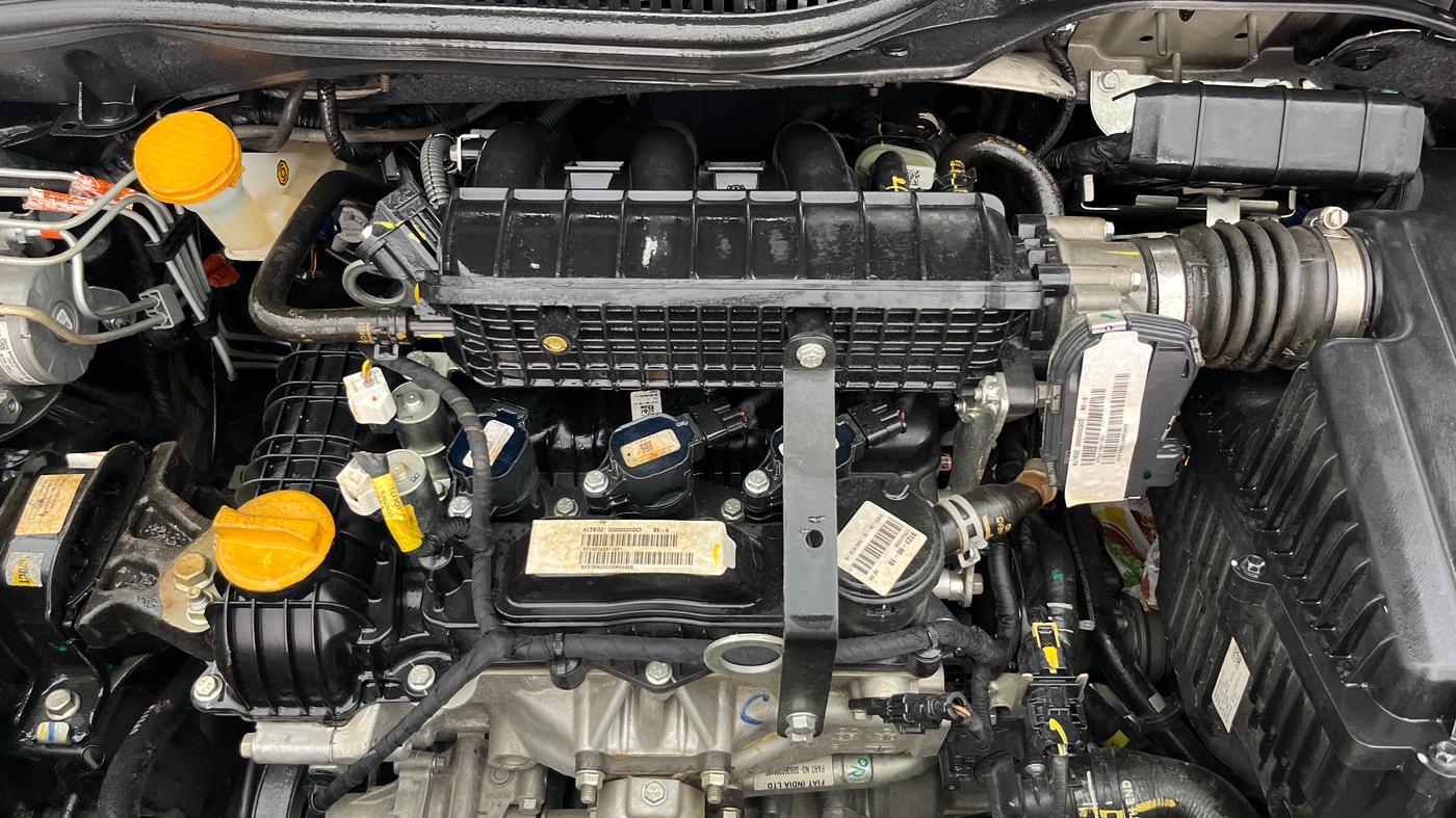 2025 Tata ALTROZ XZA Plus (S) Lux Dark Edition, Petrol, Automatic, 8,019 km, Engine View