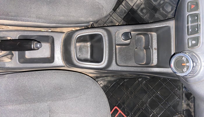 2016 Renault Kwid RXT 1.0 AMT, Petrol, Automatic, 94,221 km, Gear Lever