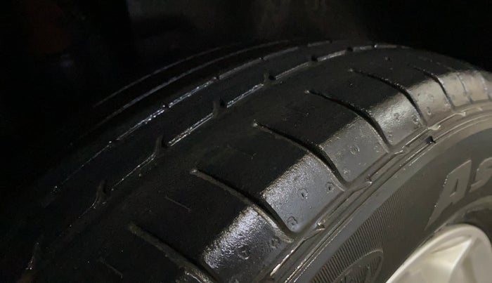 2016 Hyundai Creta SX PLUS 1.6 PETROL, Petrol, Manual, 61,854 km, Right Rear Tyre Tread