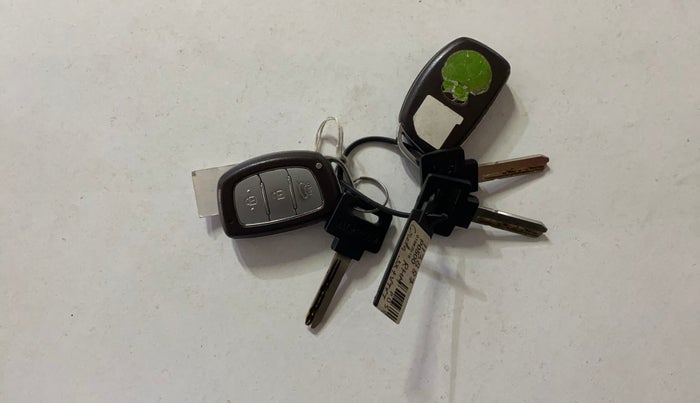 2016 Hyundai Creta SX PLUS 1.6 PETROL, Petrol, Manual, 61,854 km, Key Close Up