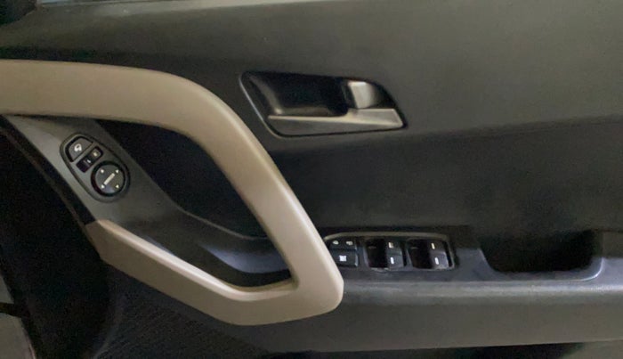 2016 Hyundai Creta SX PLUS 1.6 PETROL, Petrol, Manual, 61,854 km, Driver Side Door Panels Control