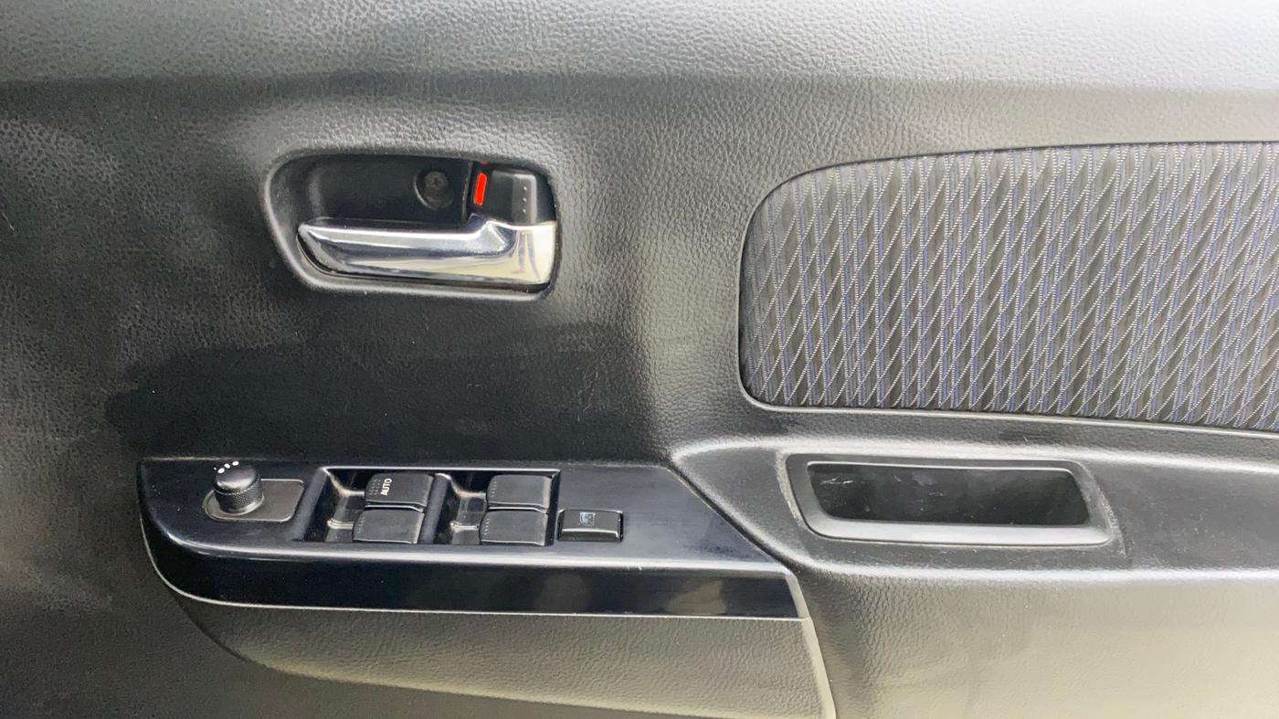 2014 Maruti Wagon R Stingray VXI, Petrol, Manual, 31,697 km, Driver Side Door Panels Control