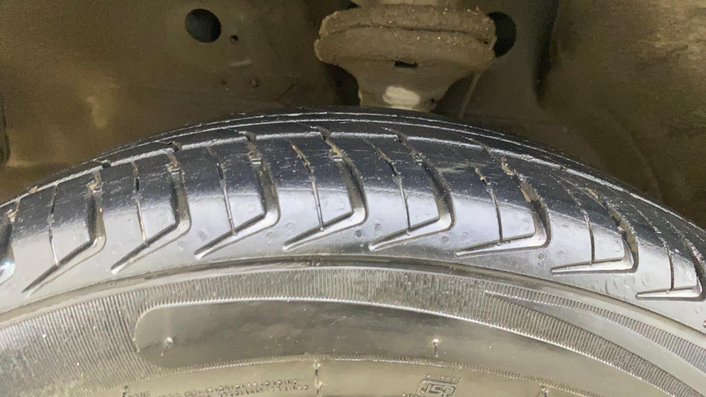 2014 Maruti Wagon R Stingray VXI, Petrol, Manual, 31,697 km, Left Front Tyre Tread