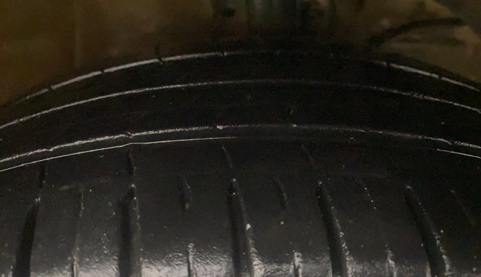 2022 Maruti Ertiga VXI CNG, CNG, Manual, 30,540 km, Right Front Tyre Tread