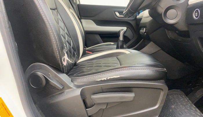 2023 Tata PUNCH CREATIVE  MT, Petrol, Manual, 44,354 km, Driver Side Adjustment Panel