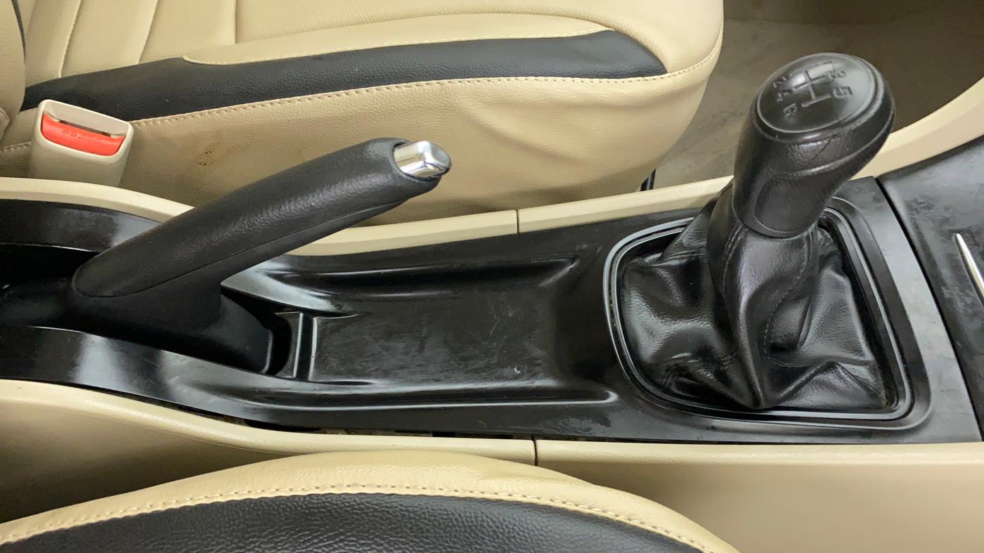2018 Maruti Ciaz SIGMA 1.4 VVT, Petrol, Manual, 20,966 km, Gear Lever