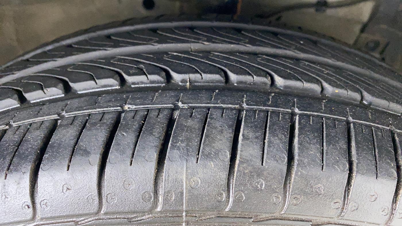 2018 Maruti Ciaz SIGMA 1.4 VVT, Petrol, Manual, 20,966 km, Right Front Tyre Tread