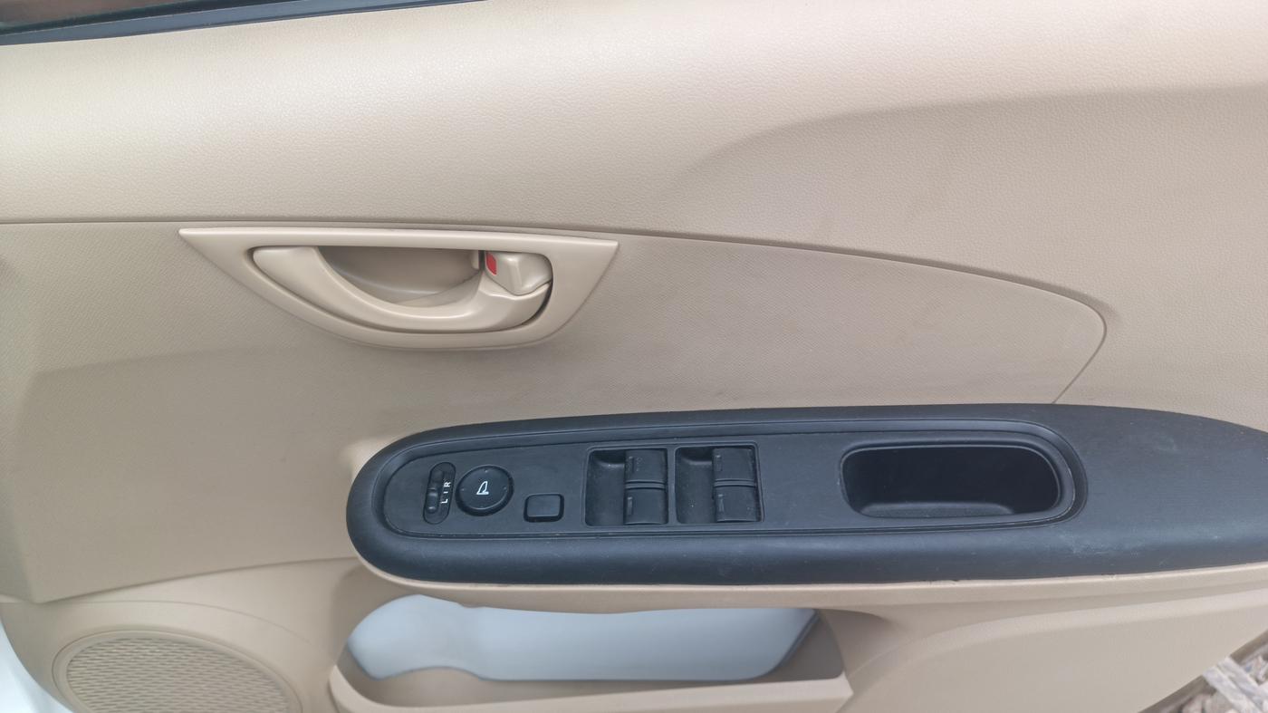 2018 Honda Brio S(O) MT, Petrol, Manual, 53,458 km, Driver Side Door Panels Control