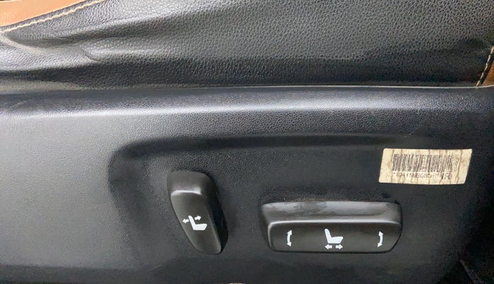 2016 Toyota Innova Crysta 2.8 ZX AT 7 STR, Diesel, Automatic, 1,63,636 km, Driver Side Adjustment Panel