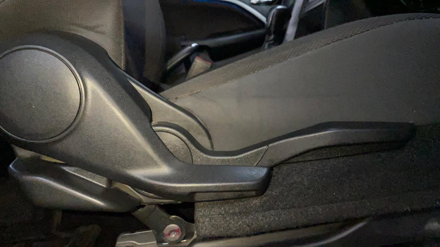 2022 Maruti BREZZA ZXI + AT SMART HYBRID, Petrol, Automatic, 30,104 km, Driver Side Adjustment Panel