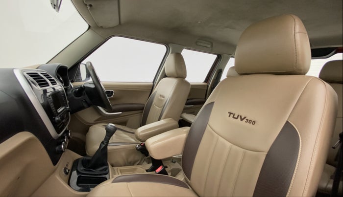 2017 Mahindra TUV300 T8, Diesel, Manual, 98,901 km, Right Side Front Door Cabin