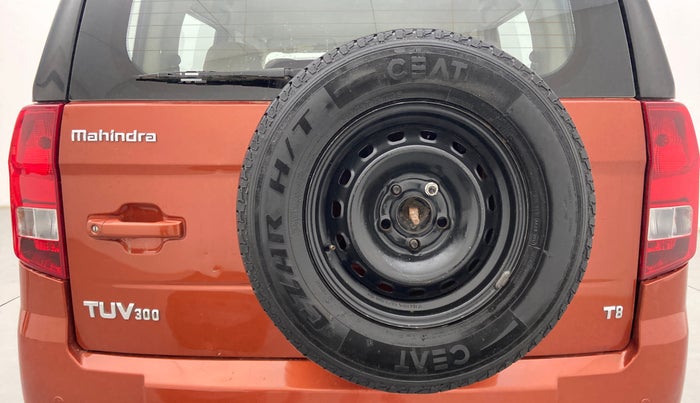 2017 Mahindra TUV300 T8, Diesel, Manual, 98,901 km, Spare Tyre