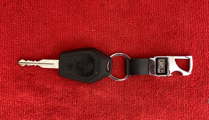 2017 Mahindra TUV300 T8, Diesel, Manual, 98,901 km, Key Close Up