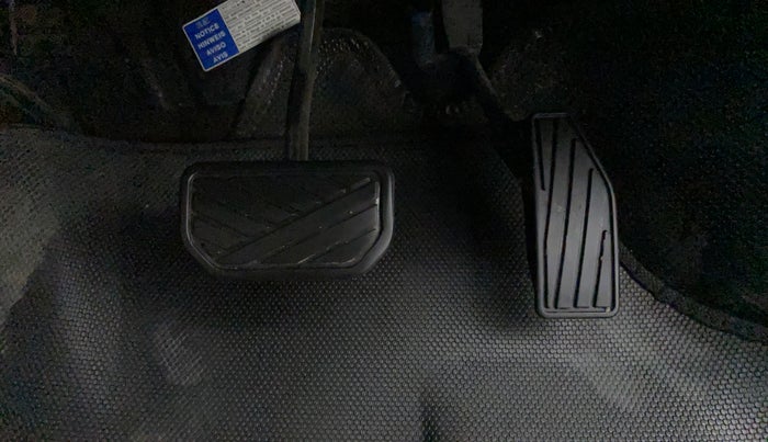 2018 Maruti Swift VXI AMT, Petrol, Automatic, 21,611 km, Pedals