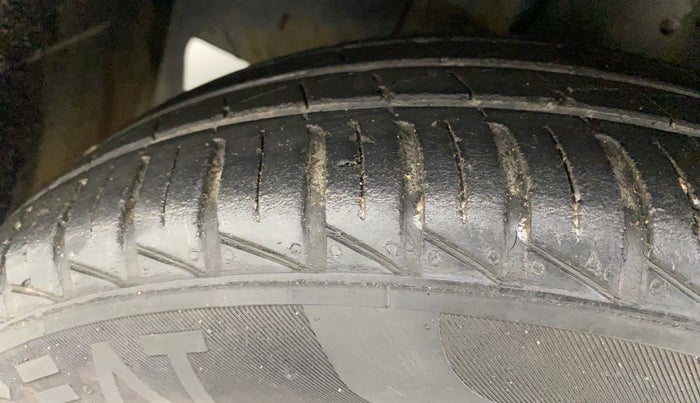 2021 Datsun Redi Go T(O), Petrol, Manual, 25,065 km, Left Front Tyre Tread