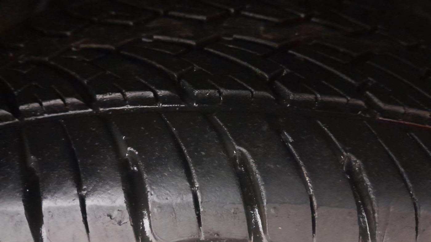 2016 Mahindra XUV500 W6 AT 1.99, Diesel, Automatic, 44,518 km, Right Front Tyre Tread