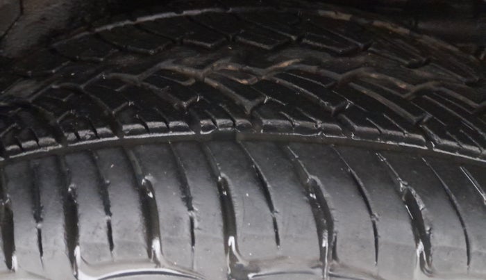 2016 Mahindra XUV500 W6 AT 1.99, Diesel, Automatic, 44,518 km, Left Rear Tyre Tread