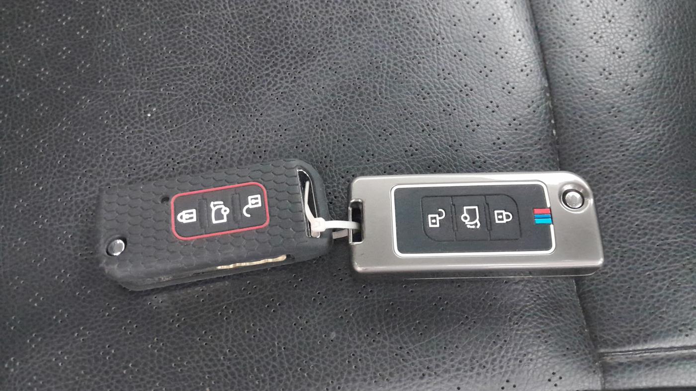 2016 Mahindra XUV500 W6 AT 1.99, Diesel, Automatic, 44,518 km, Key Close Up