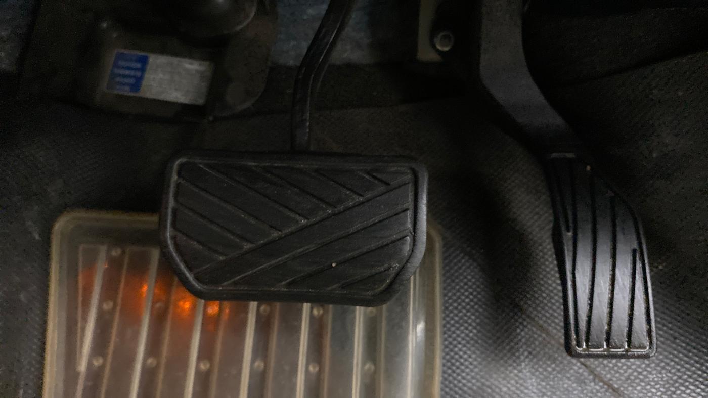 2018 Maruti Vitara Brezza ZDI AMT, Diesel, Automatic, 82,713 km, Pedals