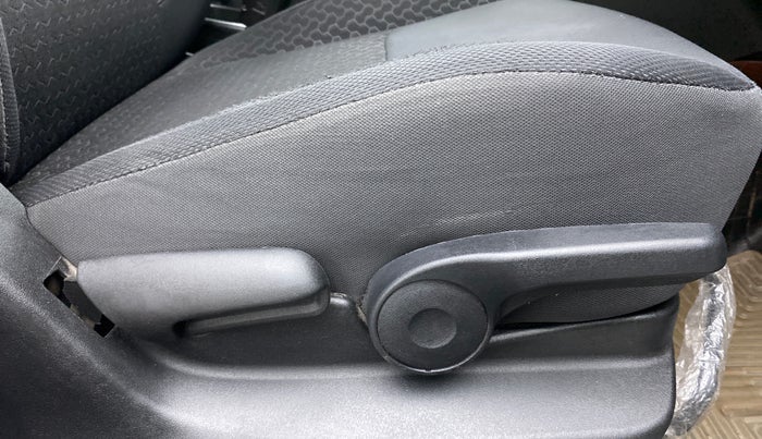 2018 Maruti Vitara Brezza ZDI AMT, Diesel, Automatic, 82,713 km, Driver Side Adjustment Panel