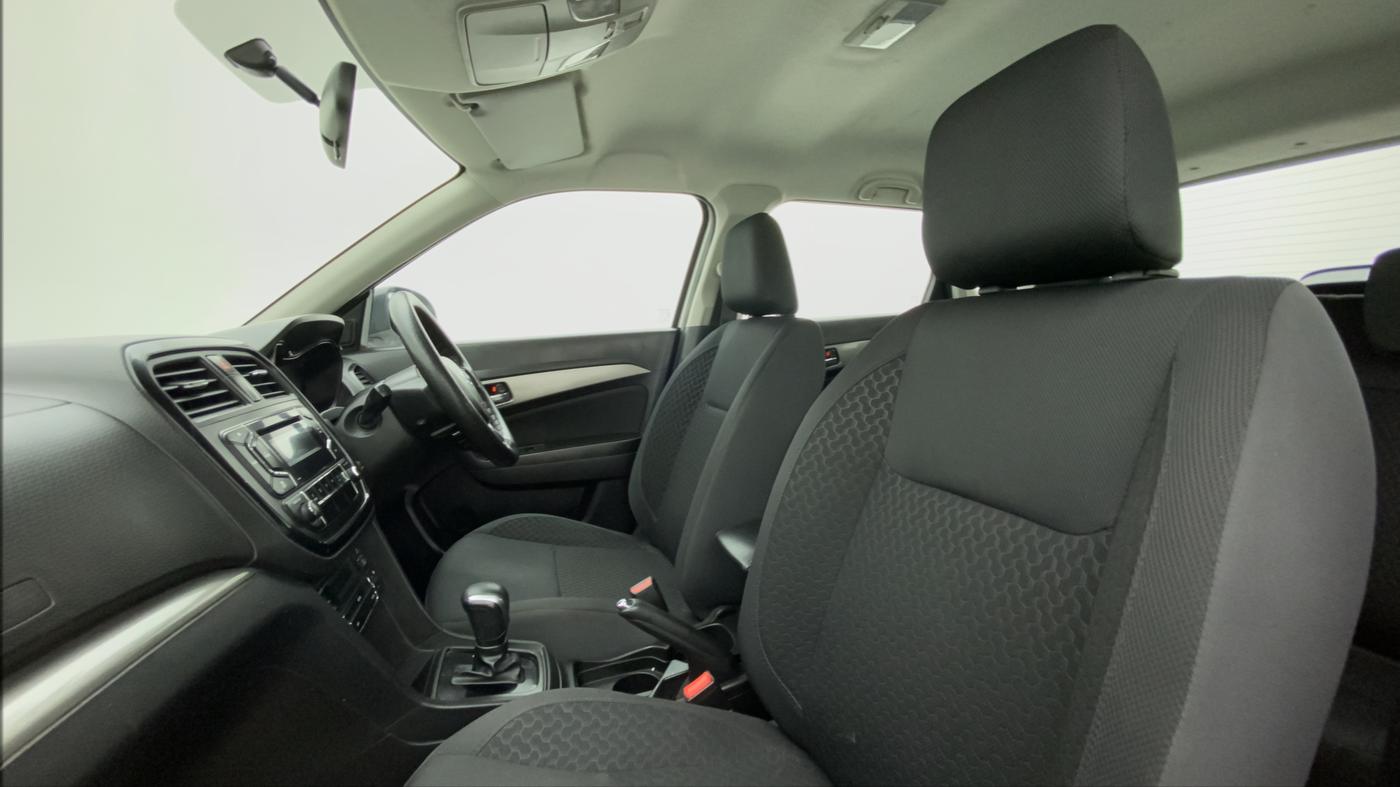 2018 Maruti Vitara Brezza ZDI AMT, Diesel, Automatic, 82,713 km, Right Side Front Door Cabin