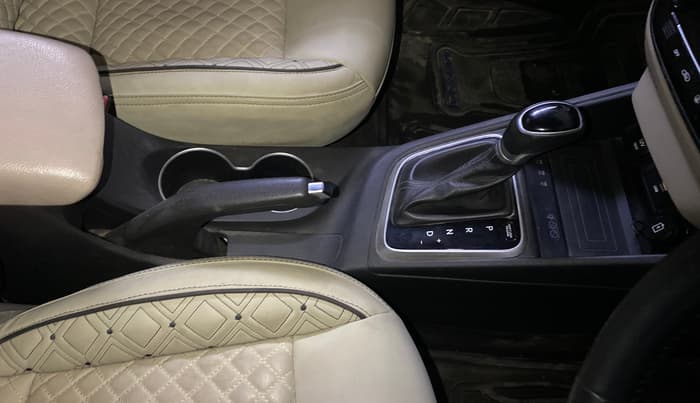 2020 Hyundai Verna SX 1.5 VTVT IVT, Petrol, Automatic, 69,080 km, Gear Lever