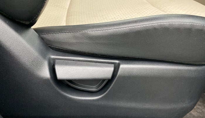 2020 Hyundai NEW SANTRO SPORTZ 1.1, Petrol, Manual, 3,953 km, Driver Side Adjustment Panel