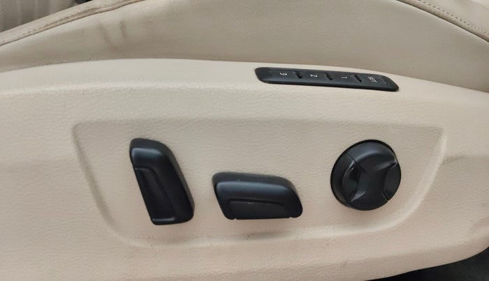 2016 Skoda Superb L&K 1.8 TSI AT, Petrol, Automatic, 44,516 km, Driver Side Adjustment Panel