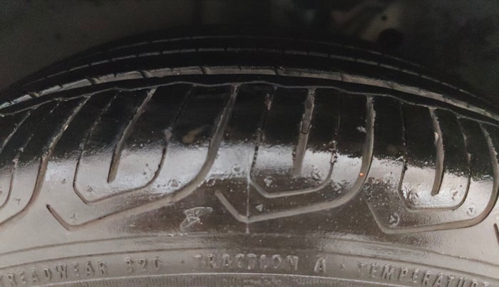 2016 Skoda Superb L&K 1.8 TSI AT, Petrol, Automatic, 44,516 km, Left Front Tyre Tread