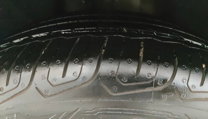 2016 Skoda Superb L&K 1.8 TSI AT, Petrol, Automatic, 44,516 km, Right Rear Tyre Tread