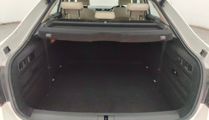 2016 Skoda Superb L&K 1.8 TSI AT, Petrol, Automatic, 44,516 km, Boot Inside