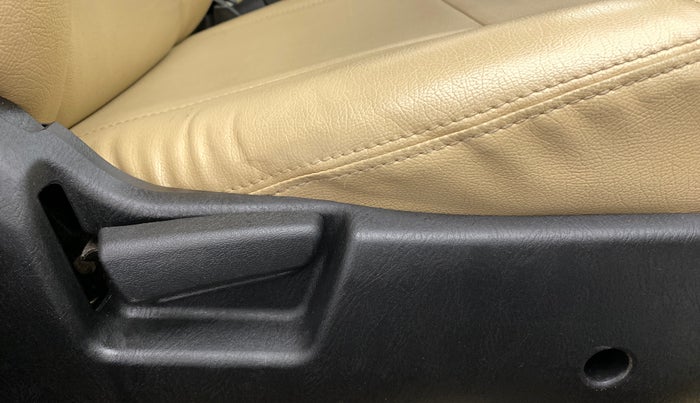 2019 Maruti Alto VXI, Petrol, Manual, 23,067 km, Driver Side Adjustment Panel