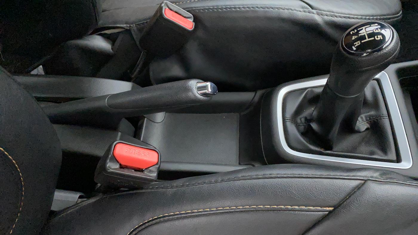 2022 Maruti Swift ZXI+ DUAL TONE , Petrol, Manual, 25,570 km, Gear Lever