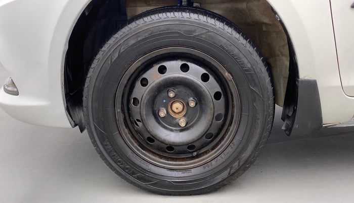 2016 Maruti Swift Dzire VXI, Petrol, Manual, 87,189 km, Left Front Wheel