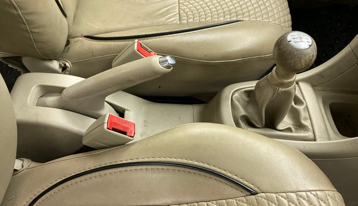 2016 Maruti Swift Dzire VXI, Petrol, Manual, 87,189 km, Gear Lever