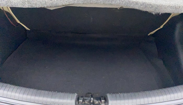 2014 Hyundai Grand i10 MAGNA 1.2 VTVT, Petrol, Manual, 18,828 km, Boot Inside