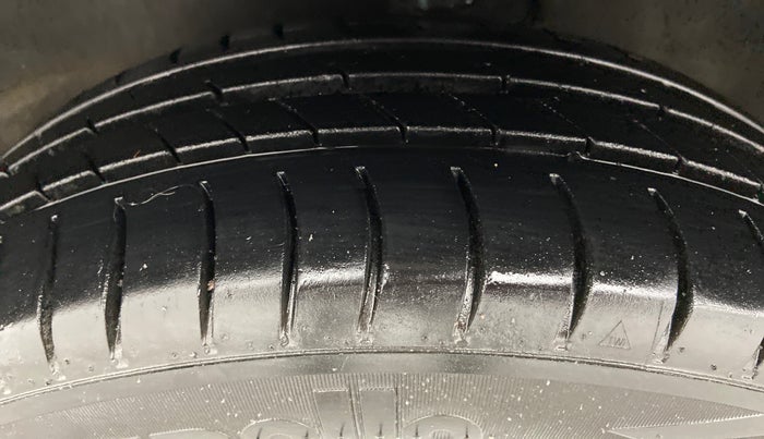2014 Maruti Alto K10 VXI P, Petrol, Manual, 45,341 km, Left Front Tyre Tread