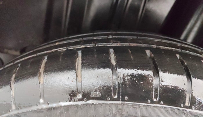 2023 Toyota Glanza S E-CNG, CNG, Manual, 46,540 km, Left Rear Tyre Tread