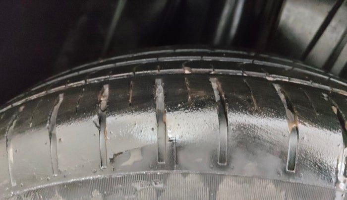 2023 Toyota Glanza S E-CNG, CNG, Manual, 46,540 km, Right Rear Tyre Tread