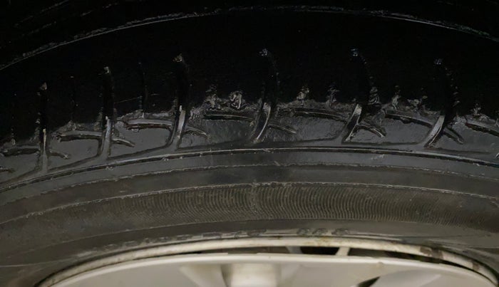 2017 Maruti Baleno SIGMA PETROL 1.2, Petrol, Manual, 53,427 km, Left Front Tyre Tread