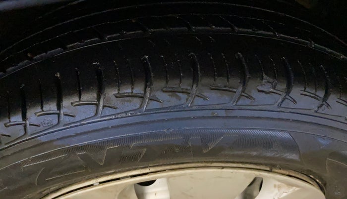 2017 Maruti Baleno SIGMA PETROL 1.2, Petrol, Manual, 53,427 km, Right Front Tyre Tread