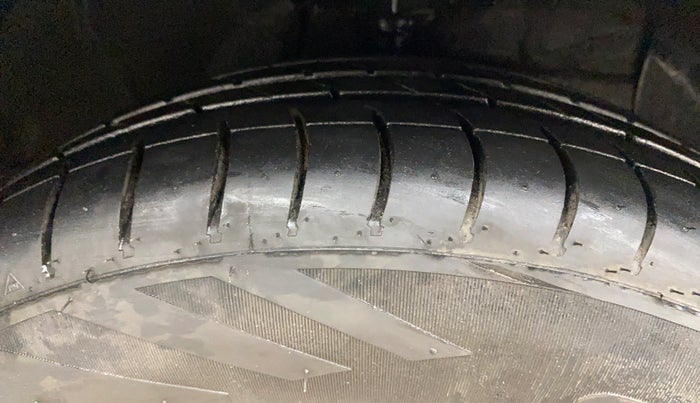 2018 Hyundai Grand i10 SPORTZ U2 1.2 CRDI, Diesel, Manual, 75,780 km, Right Front Tyre Tread