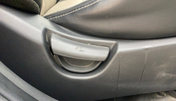 2018 Hyundai Grand i10 SPORTZ U2 1.2 CRDI, Diesel, Manual, 75,780 km, Driver Side Adjustment Panel